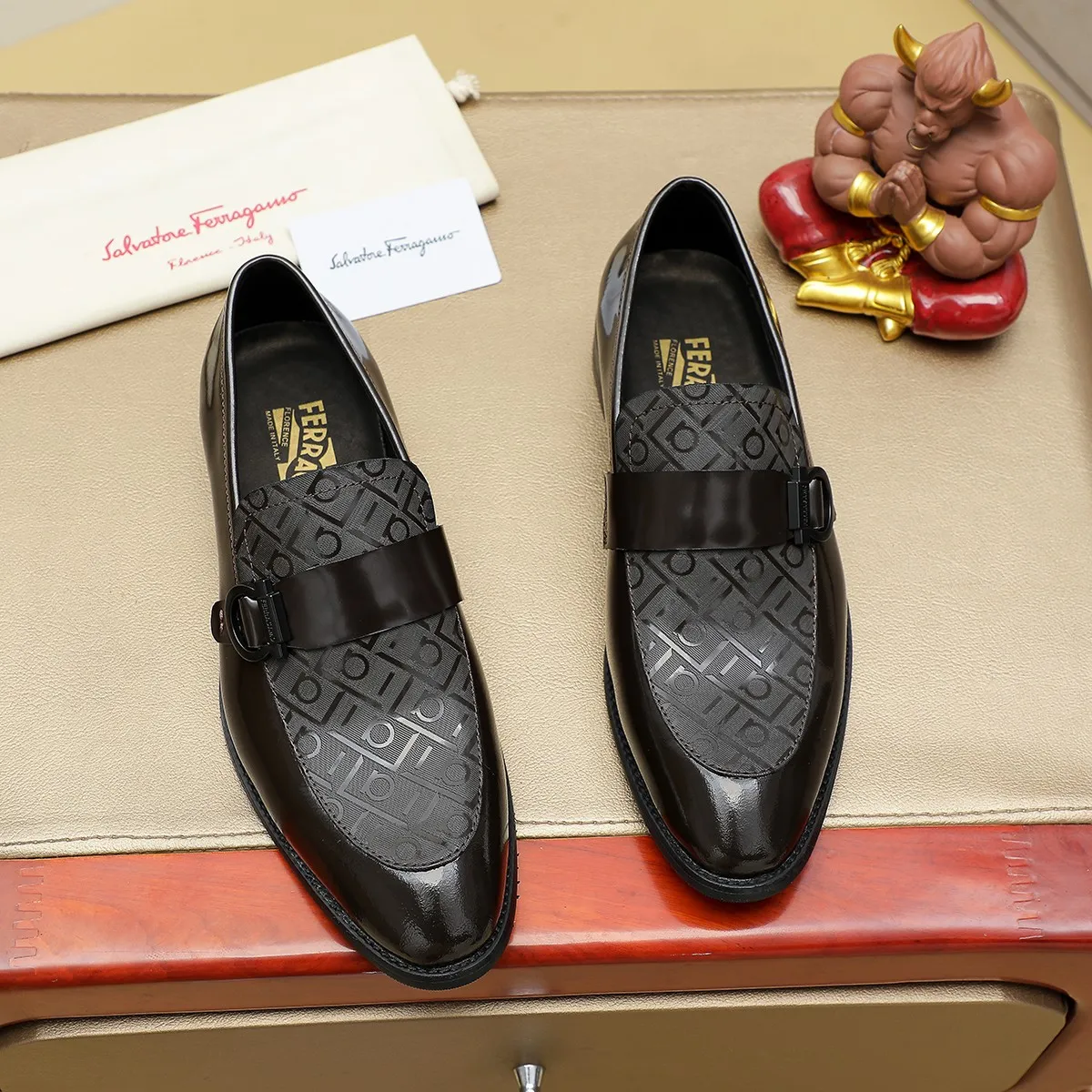 Men's shoes 💰460 Ferragamo [Ferragamo] top imported suit men's shoes 💯Original copy of the official website, product materials: selected imported embossed calfskin + luxury hardware buckle accessories ~ imported water-dyed cow 🐂 leather lining. Strong three-dimensional visual effect, original combination outsole, multiple colors available😘 Size: 39-44 (38.45.46. Customized)